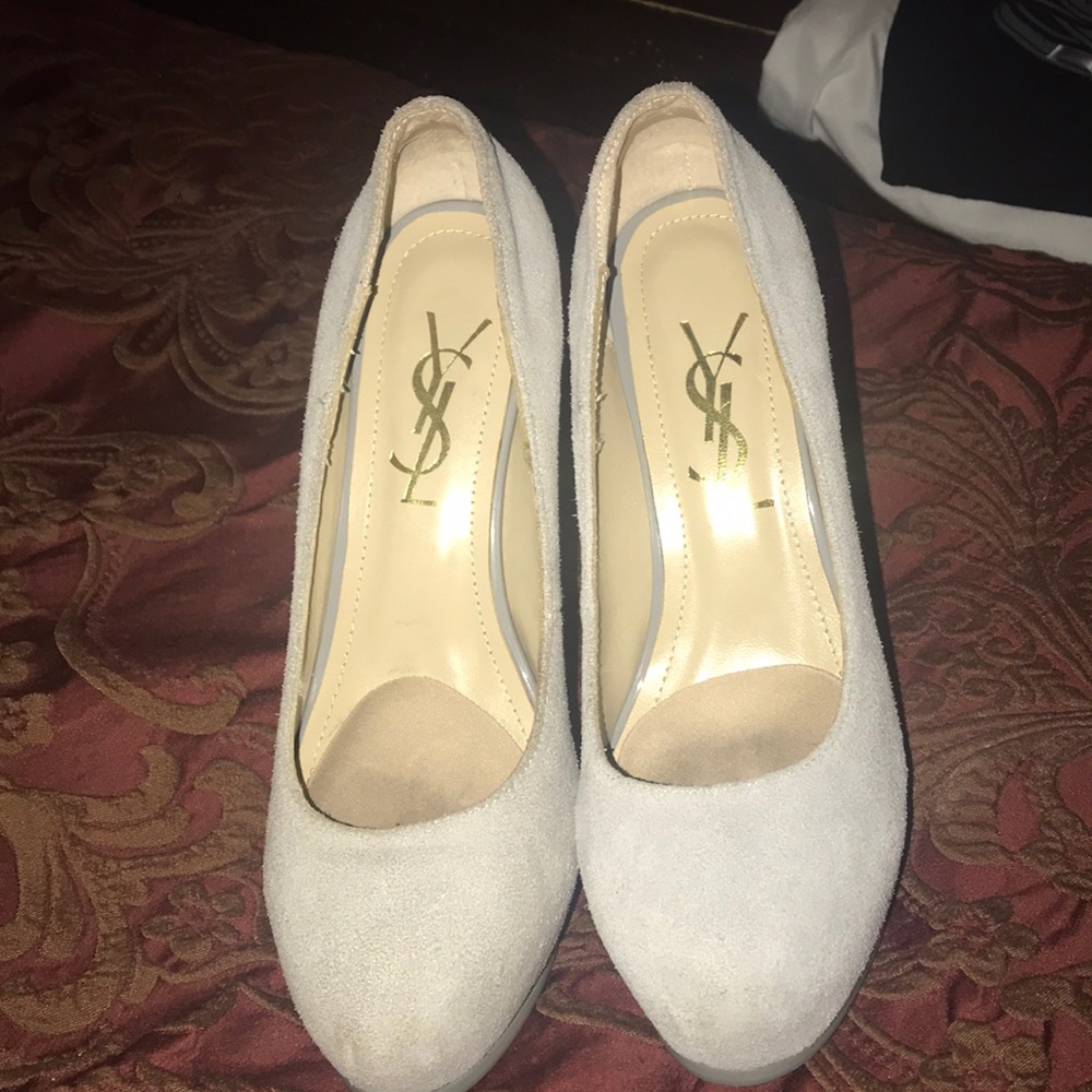 YSL high heels . Authentic.